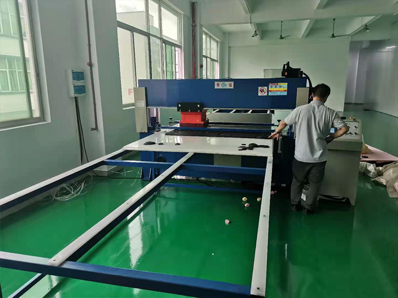 全自動龍門整板送料裁斷機