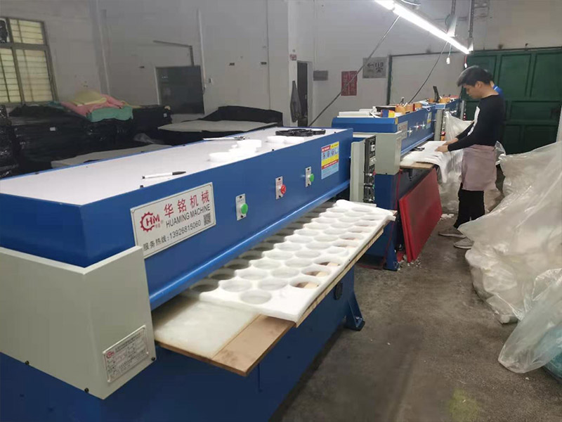 液壓精密四柱裁斷機