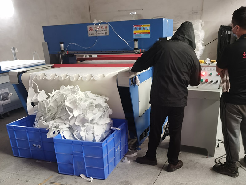 全自動皮帶送料裁斷機