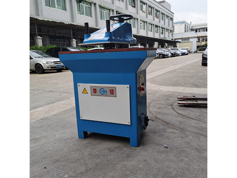 搖臂裁斷機(jī)